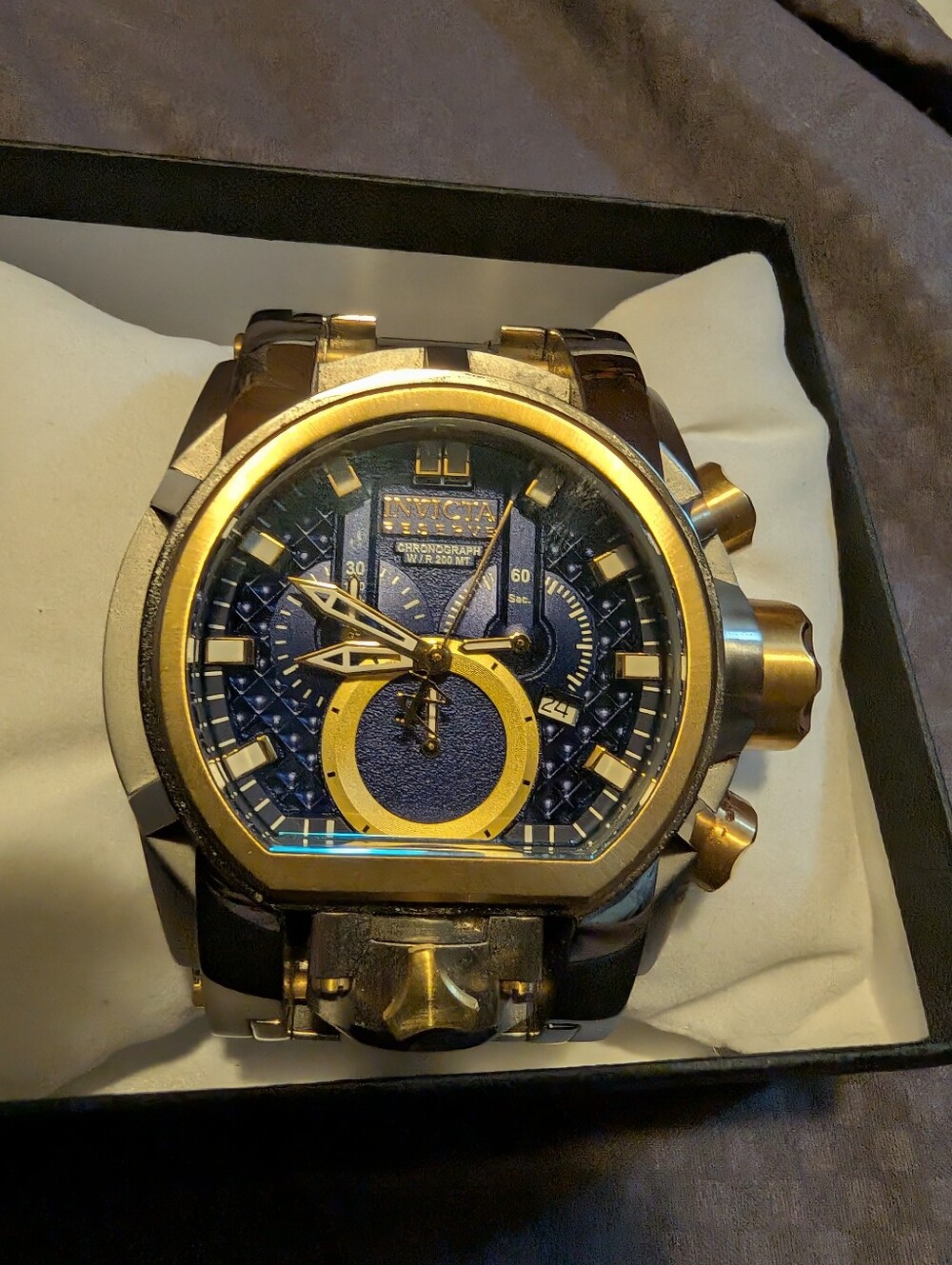 TWO INVICTA BOLT ZEUS MAGNUM WATCHES FOR SALE. - Picture 5 of 10
